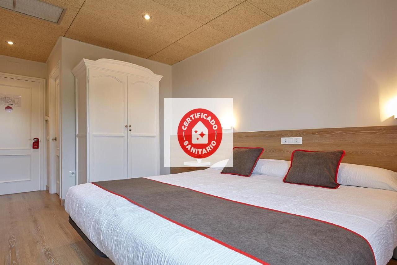 Hostal Nobadis Cervera  Ngoại thất bức ảnh