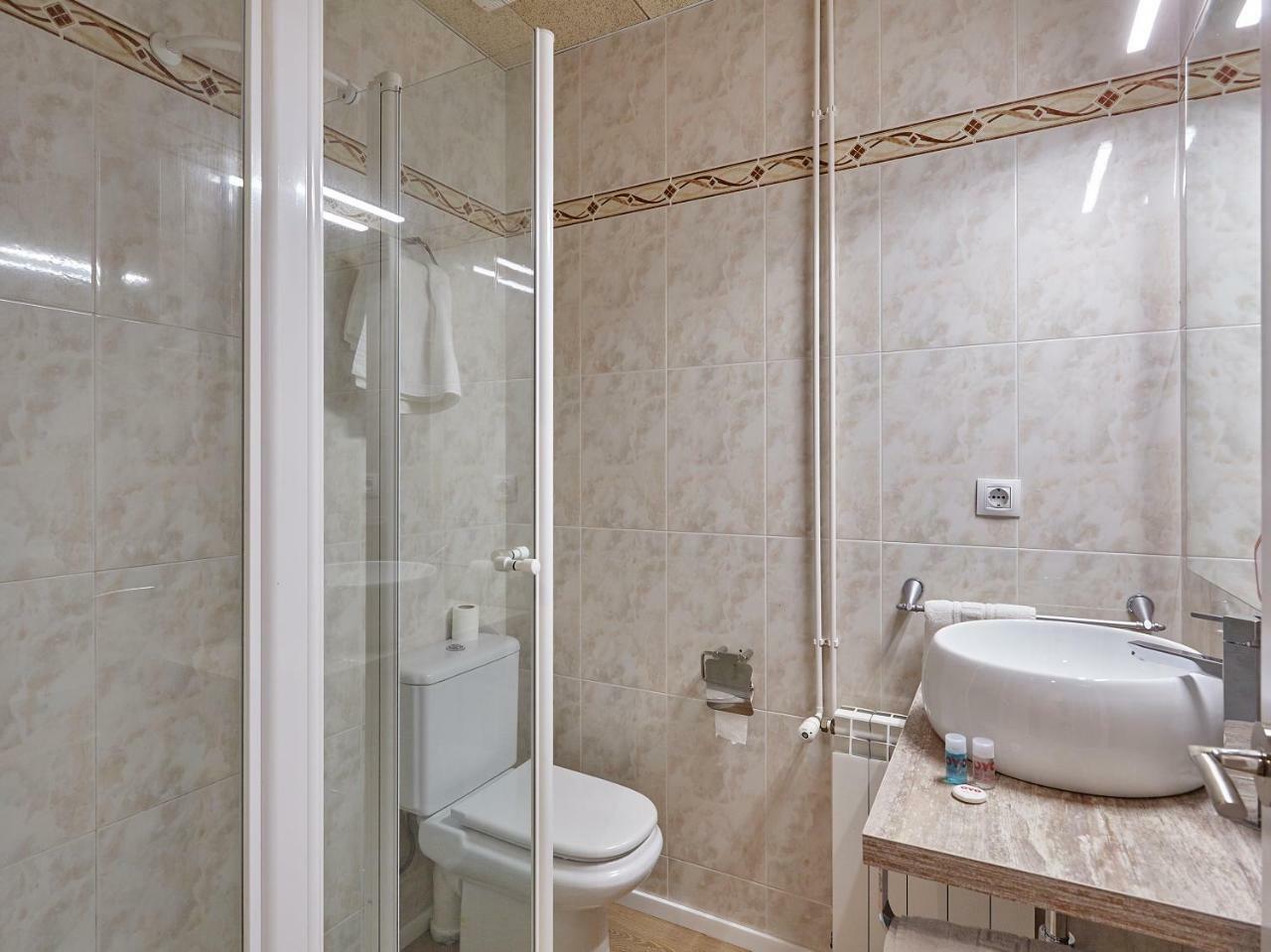 Hostal Nobadis Cervera  Ngoại thất bức ảnh