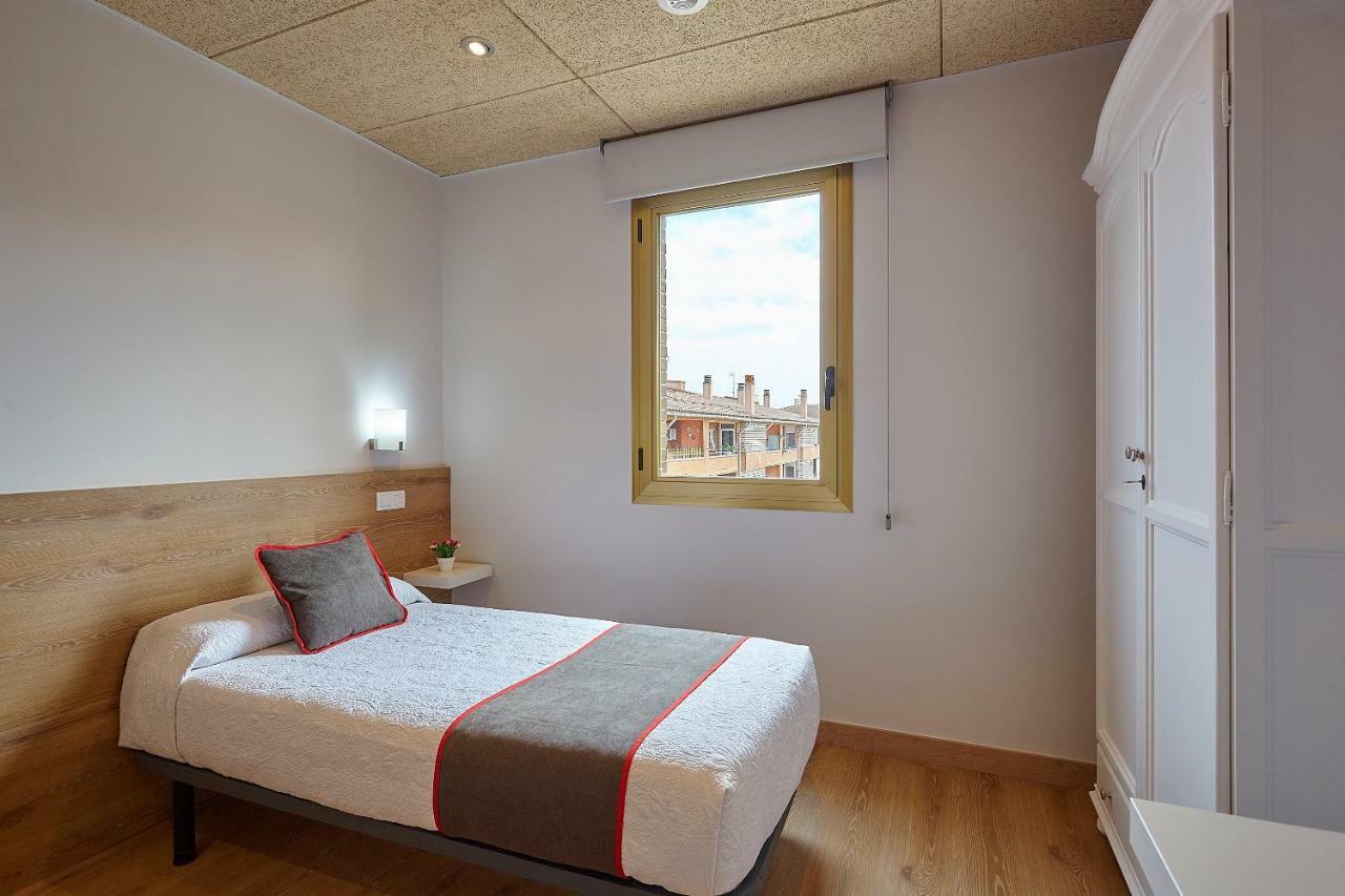 Hostal Nobadis Cervera  Ngoại thất bức ảnh